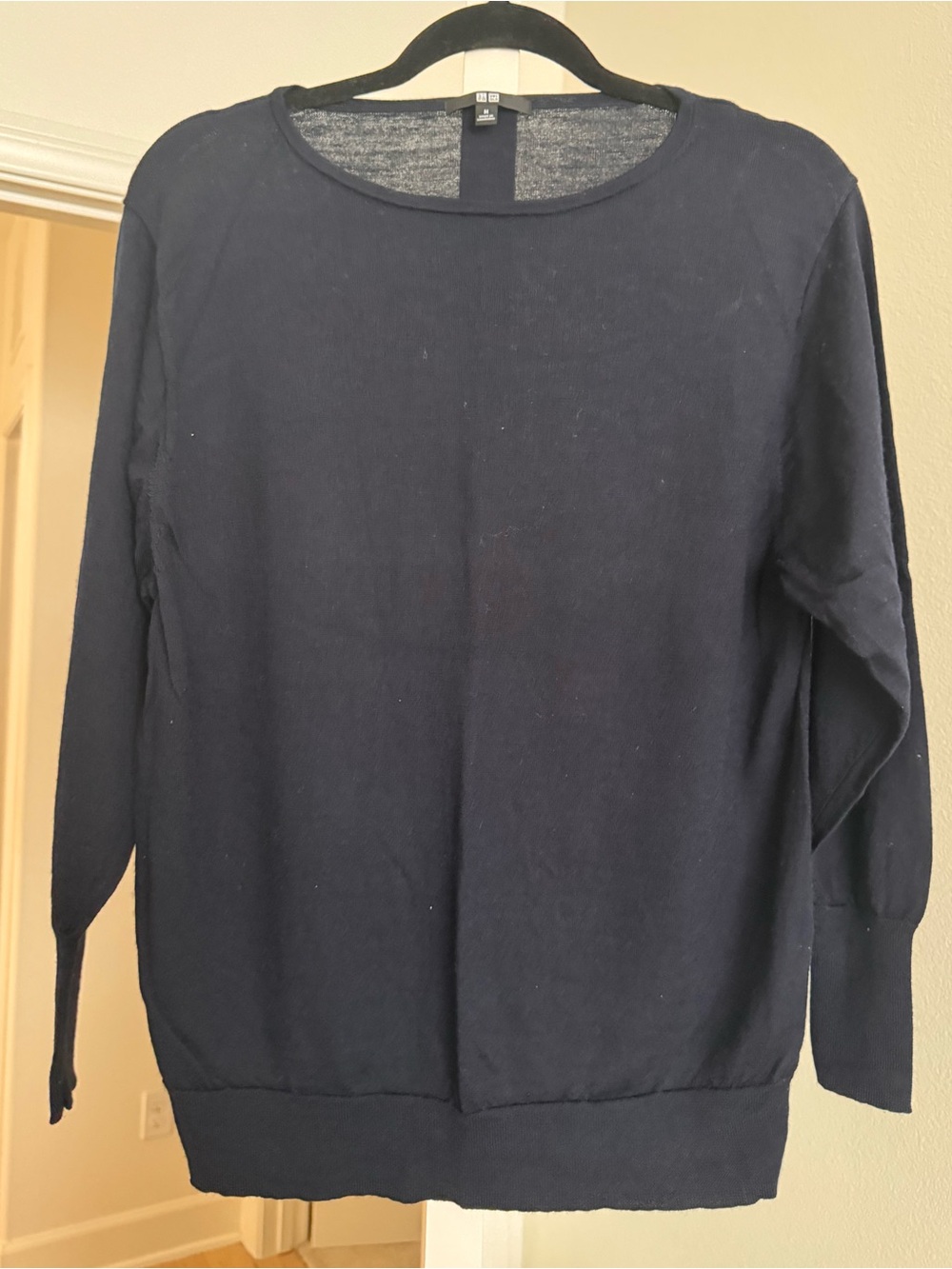 Uniqlo 100% Wool Navy Crewneck Women’s Sweater Size M
